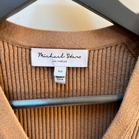 Michael Stars XS brown sweater great condition! Not cropped. With cute buttons! - Picture 3 of 3